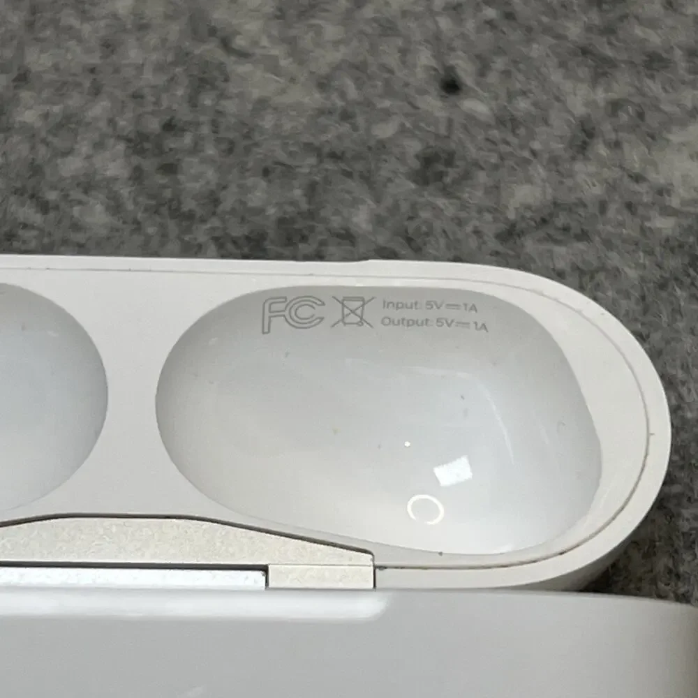 Apple Airpods Pro 1st Generation Wireless Charging Case ONLY A2190